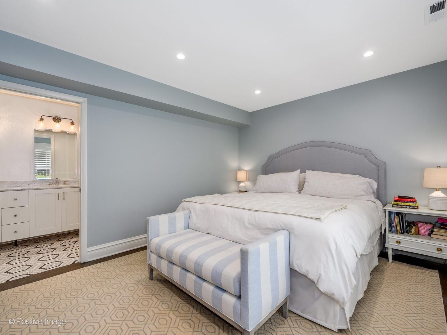 1907 North Cleveland Avenue Chicago IL 60614