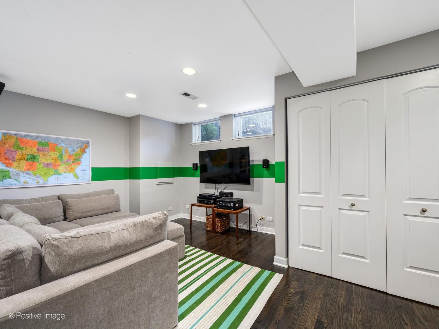 1907 North Cleveland Avenue Chicago IL 60614
