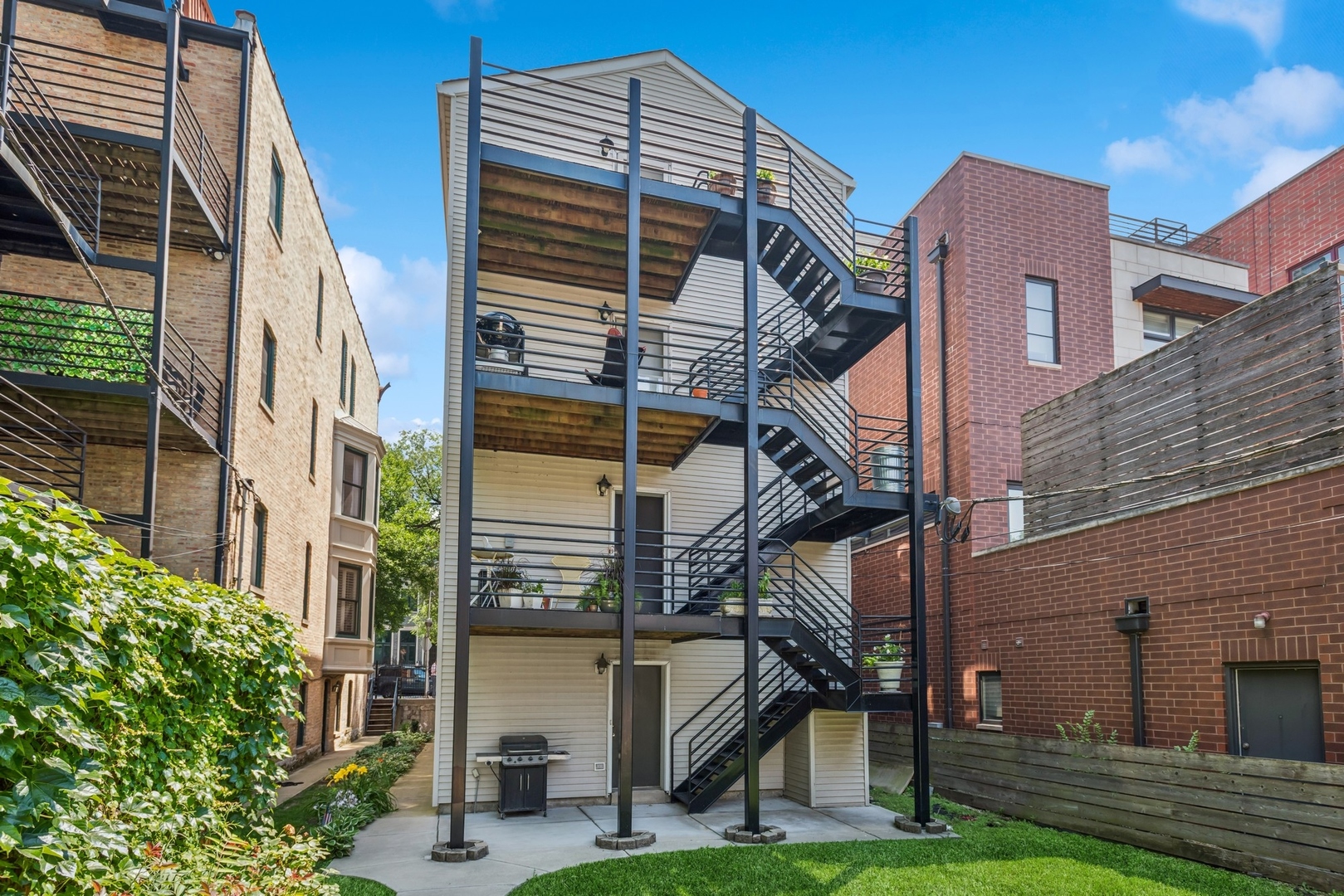 1428 North Mohawk Street Chicago IL 60610