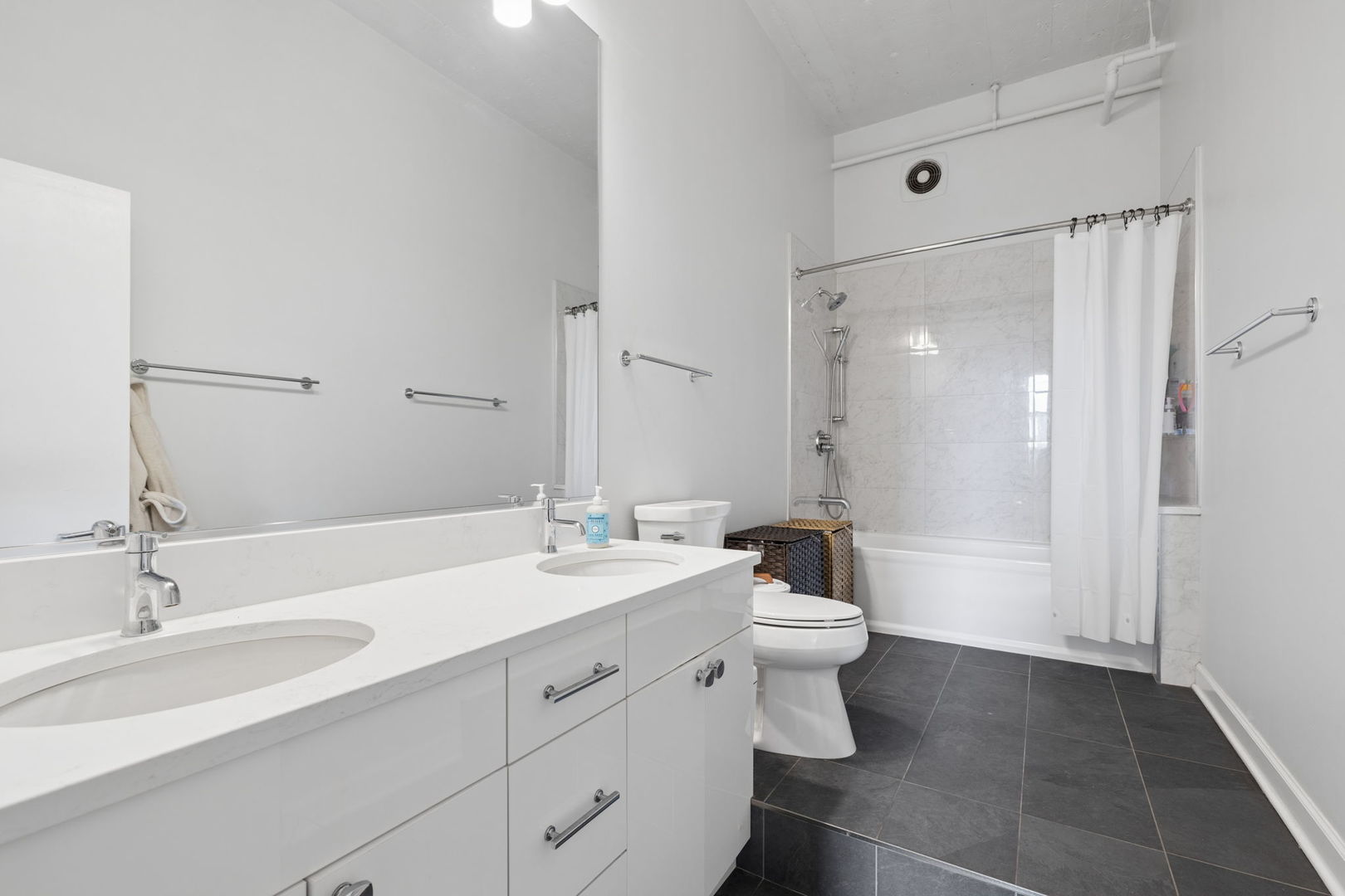 728 West Jackson Boulevard Chicago IL 60661