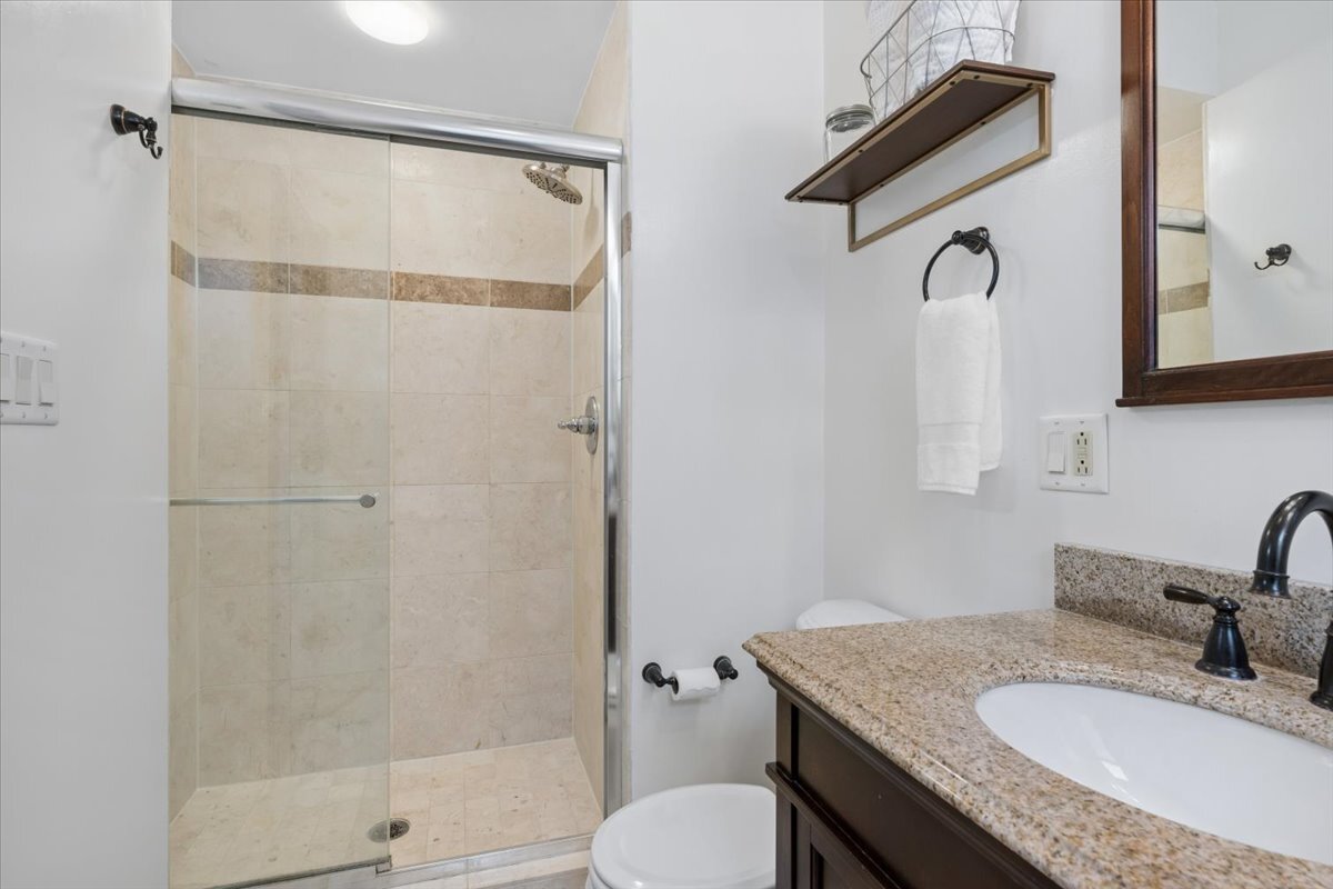 2018 West Farragut Avenue Chicago IL 60625