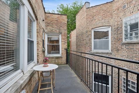2018 West Farragut Avenue Chicago IL 60625