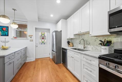 2018 West Farragut Avenue Chicago IL 60625