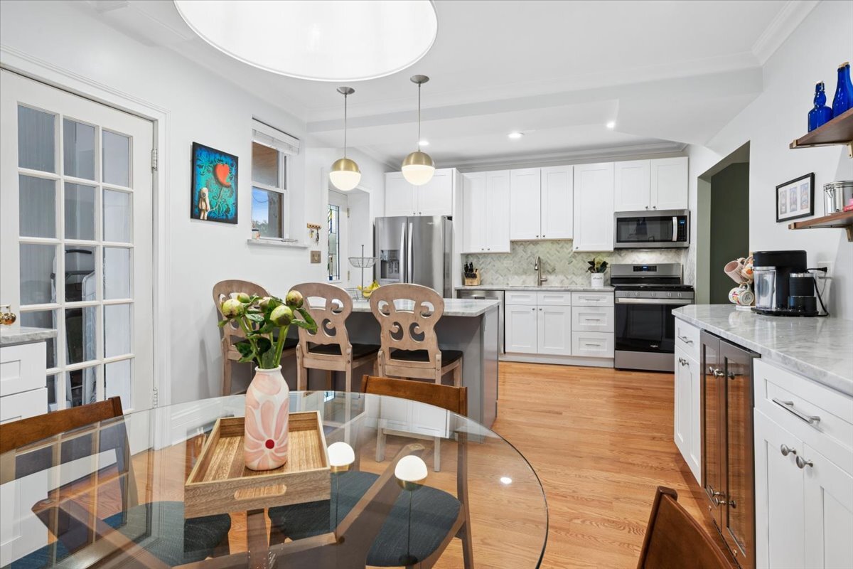 2018 West Farragut Avenue Chicago IL 60625