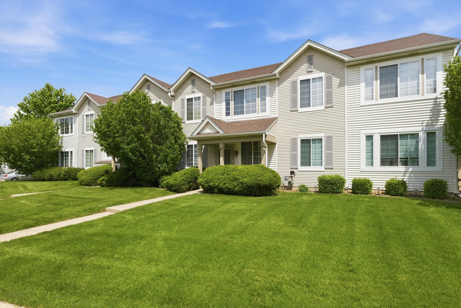 1513 Azalea Circle Romeoville IL 60446