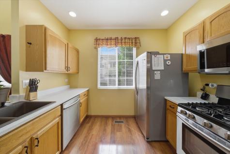1513 Azalea Circle Romeoville IL 60446