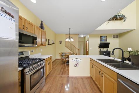 1513 Azalea Circle Romeoville IL 60446