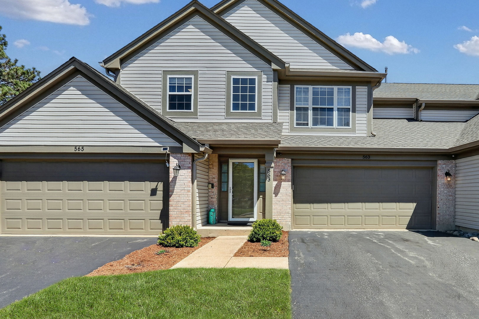 563 Willow Way Lindenhurst IL 60046