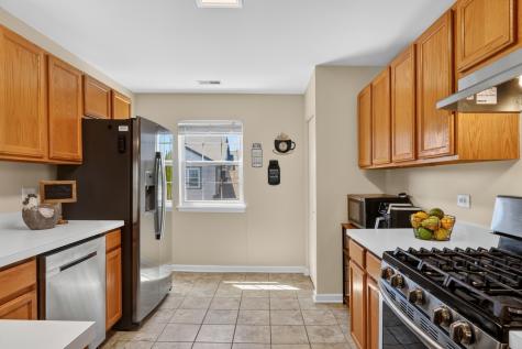 563 Willow Way Lindenhurst IL 60046