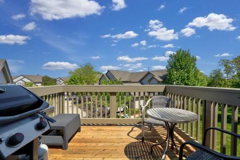563 Willow Way Lindenhurst IL 60046