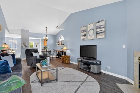 563 Willow Way Lindenhurst IL 60046
