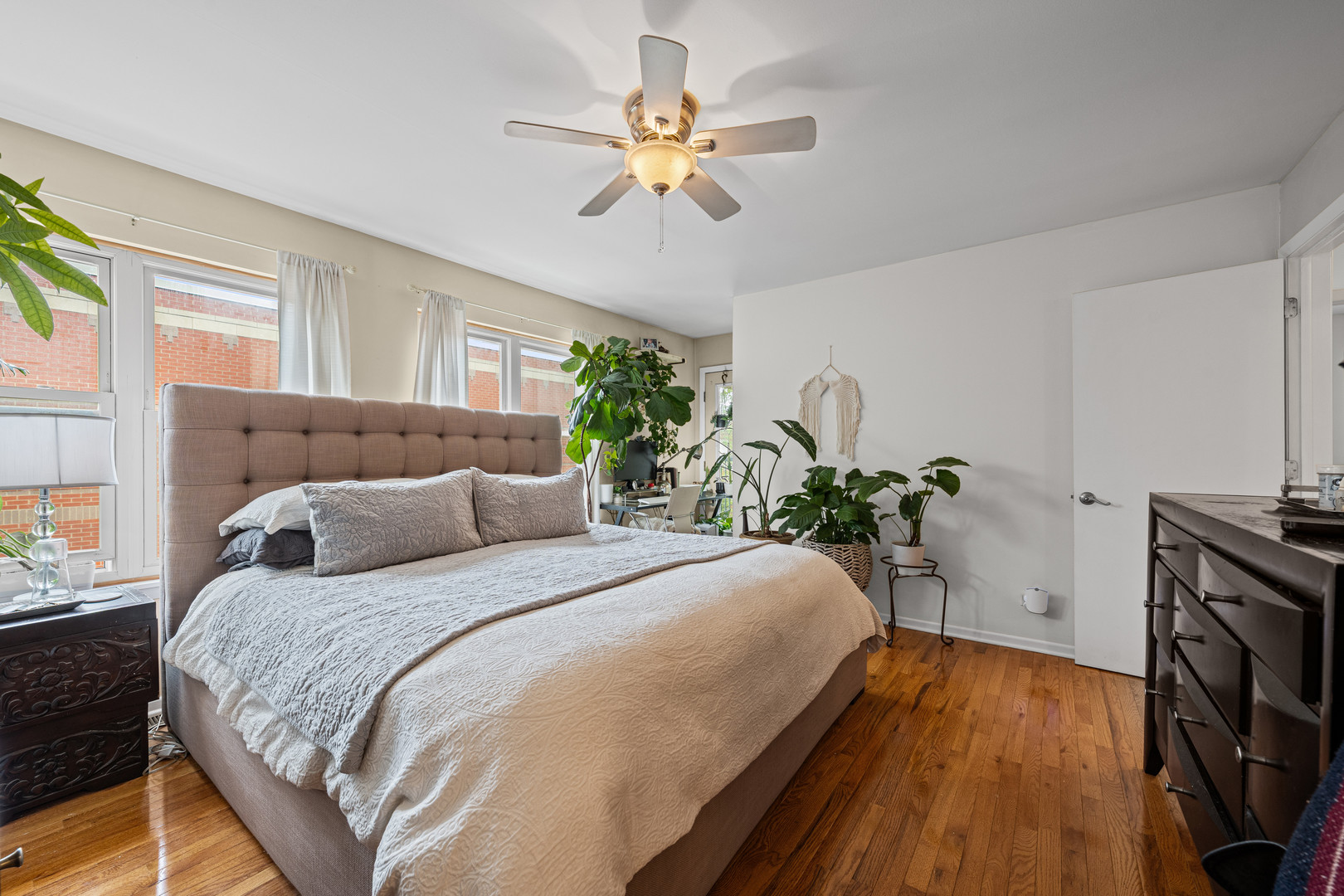 4534 South Woodlawn Avenue Chicago IL 60653