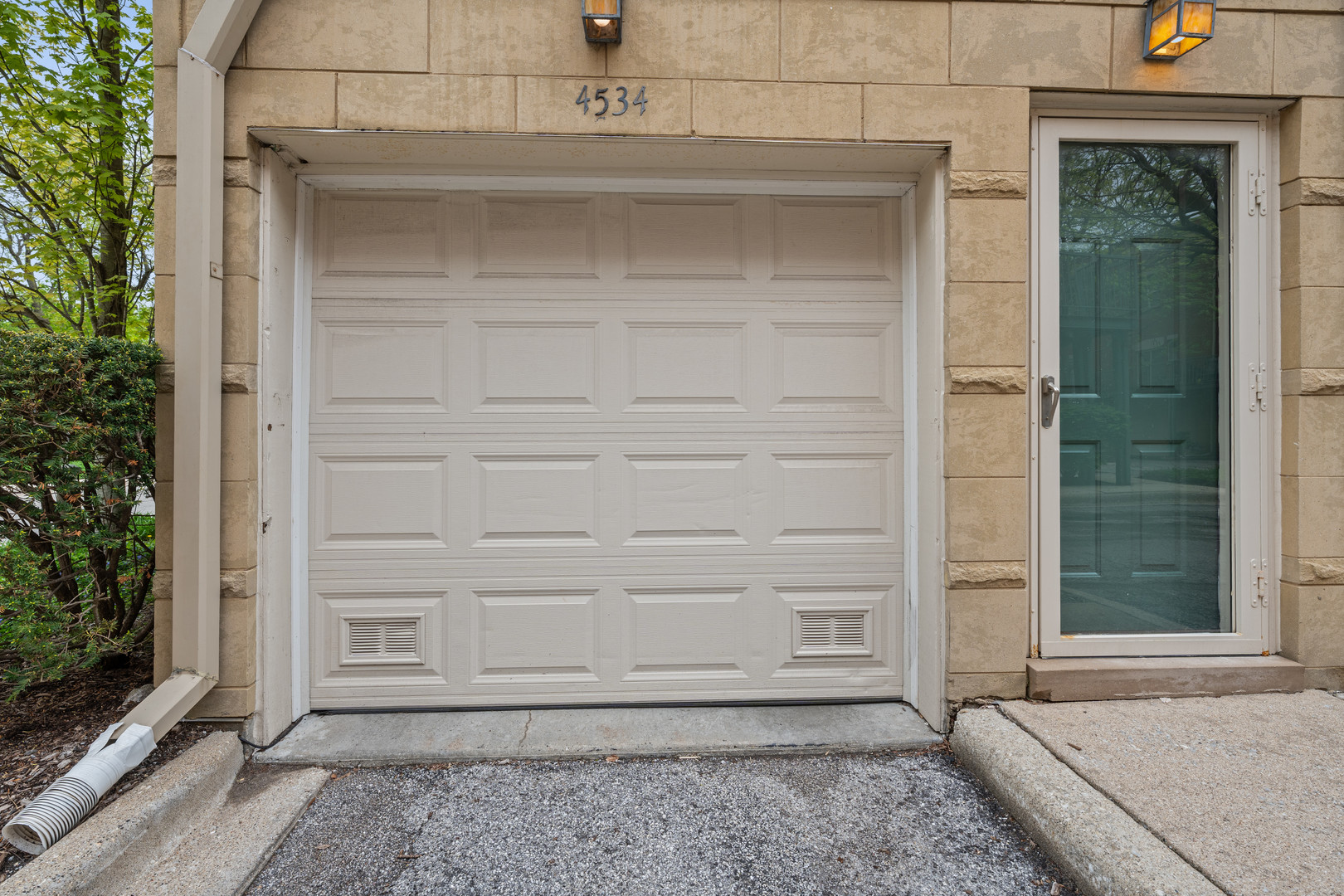 4534 South Woodlawn Avenue Chicago IL 60653