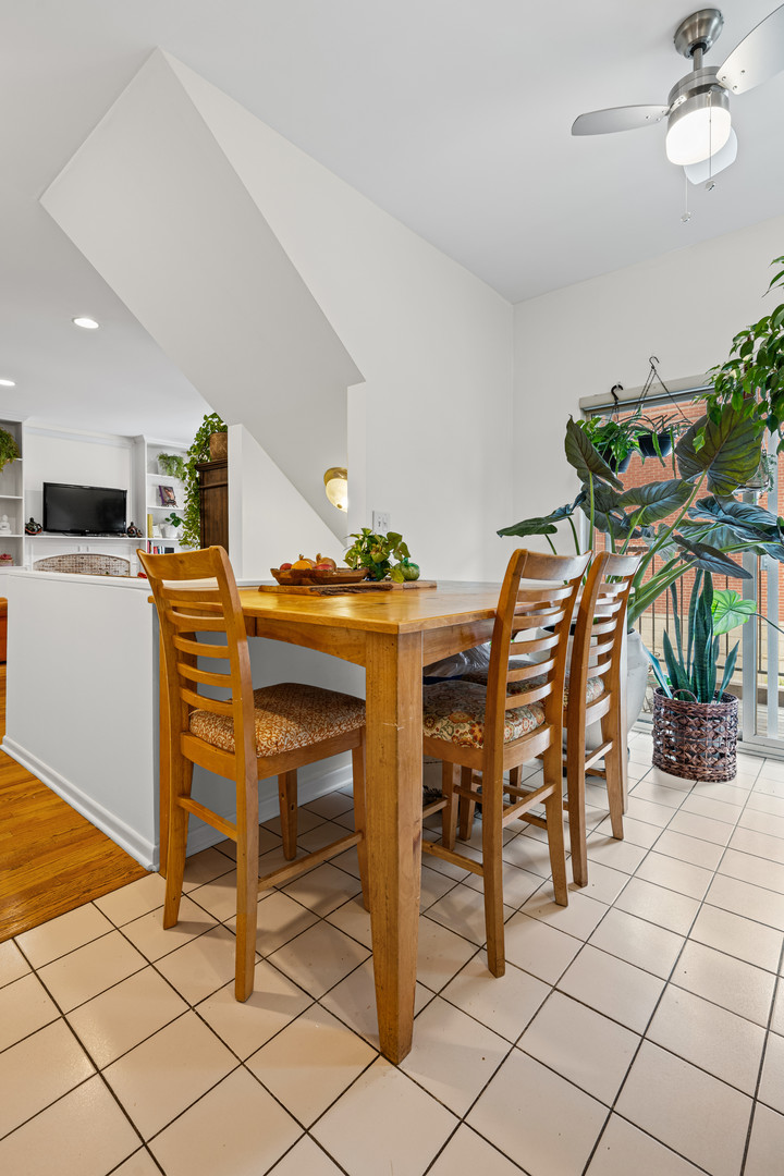 4534 South Woodlawn Avenue Chicago IL 60653