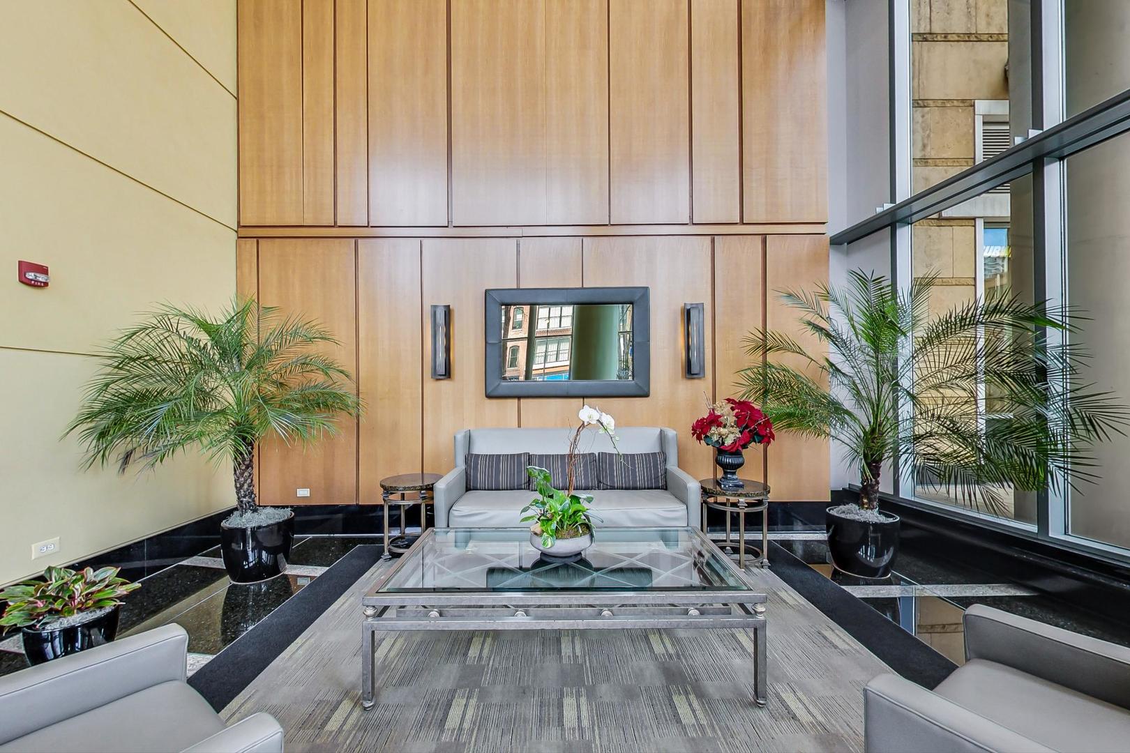 345 North La Salle Drive Chicago IL 60654
