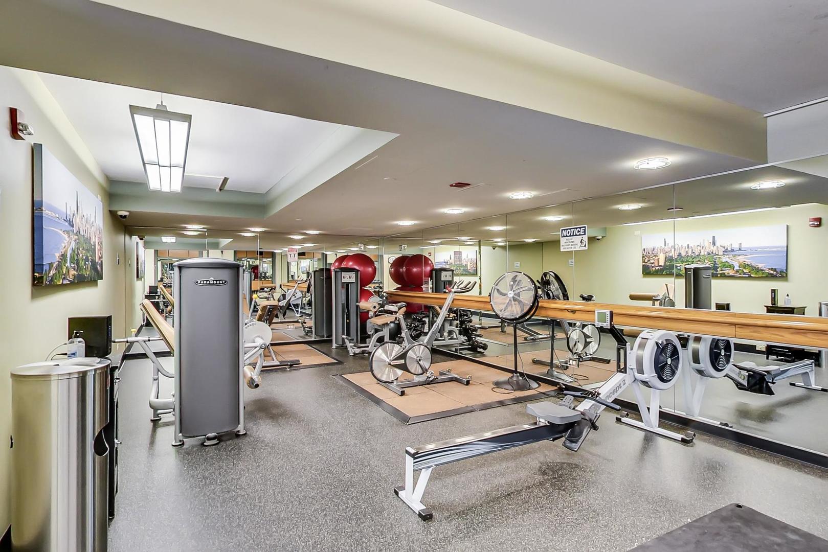 345 North La Salle Drive Chicago IL 60654