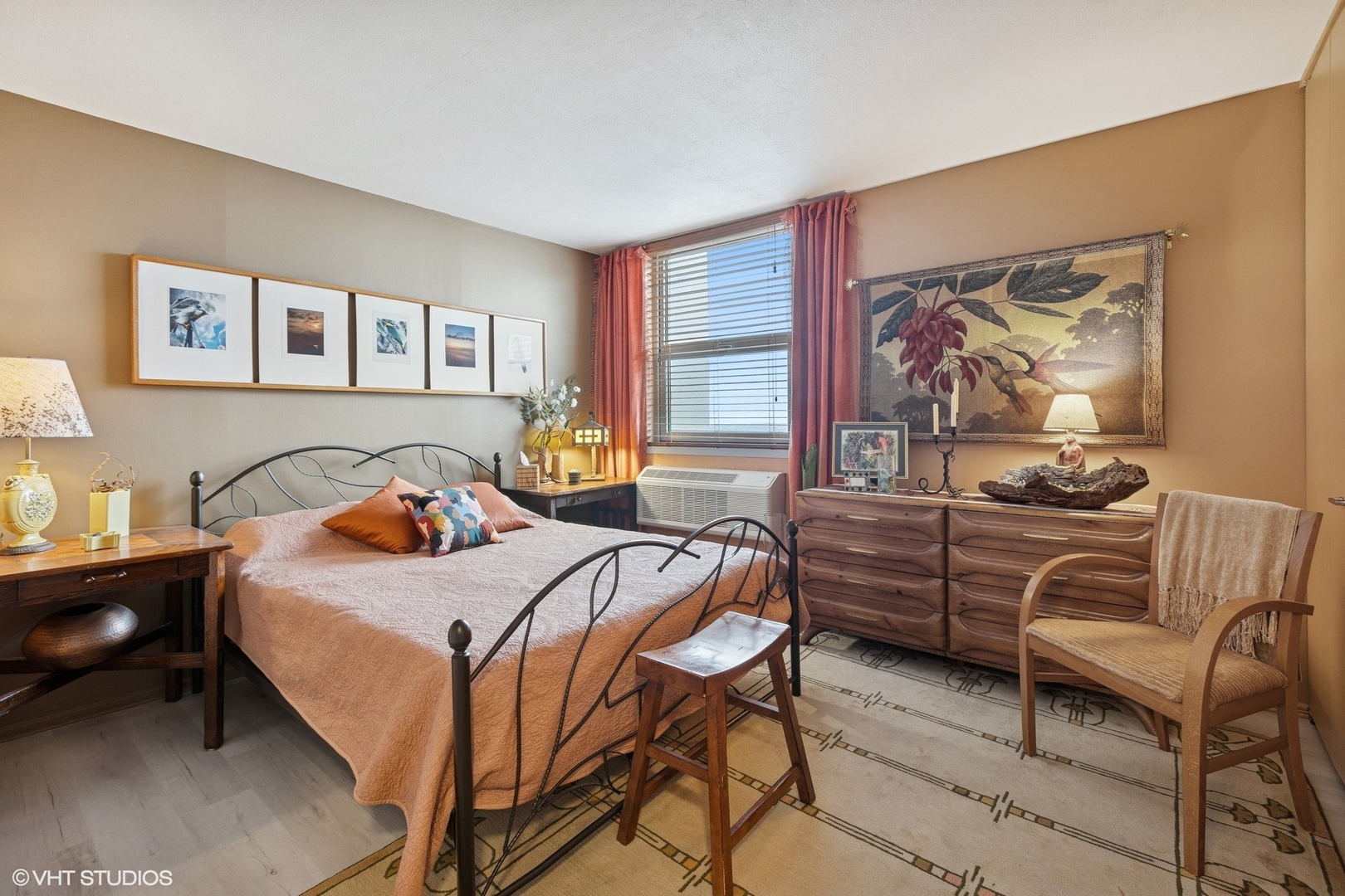 6145 North Sheridan Road Chicago IL 60660