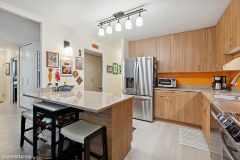 6145 North Sheridan Road Chicago IL 60660