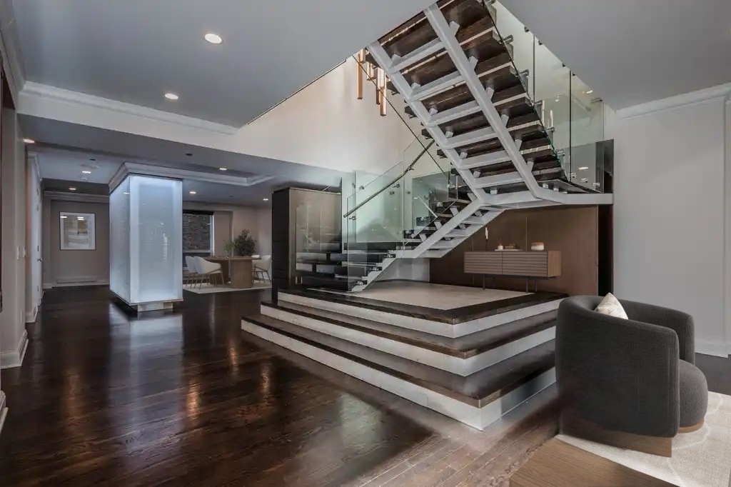270 East Pearson Street Chicago IL 60611