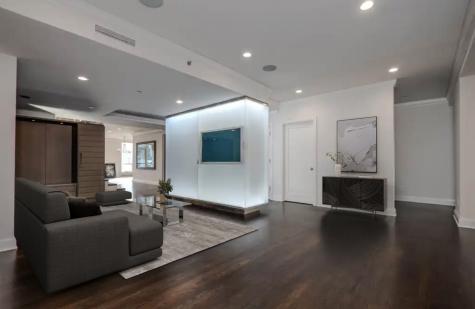 270 East Pearson Street Chicago IL 60611