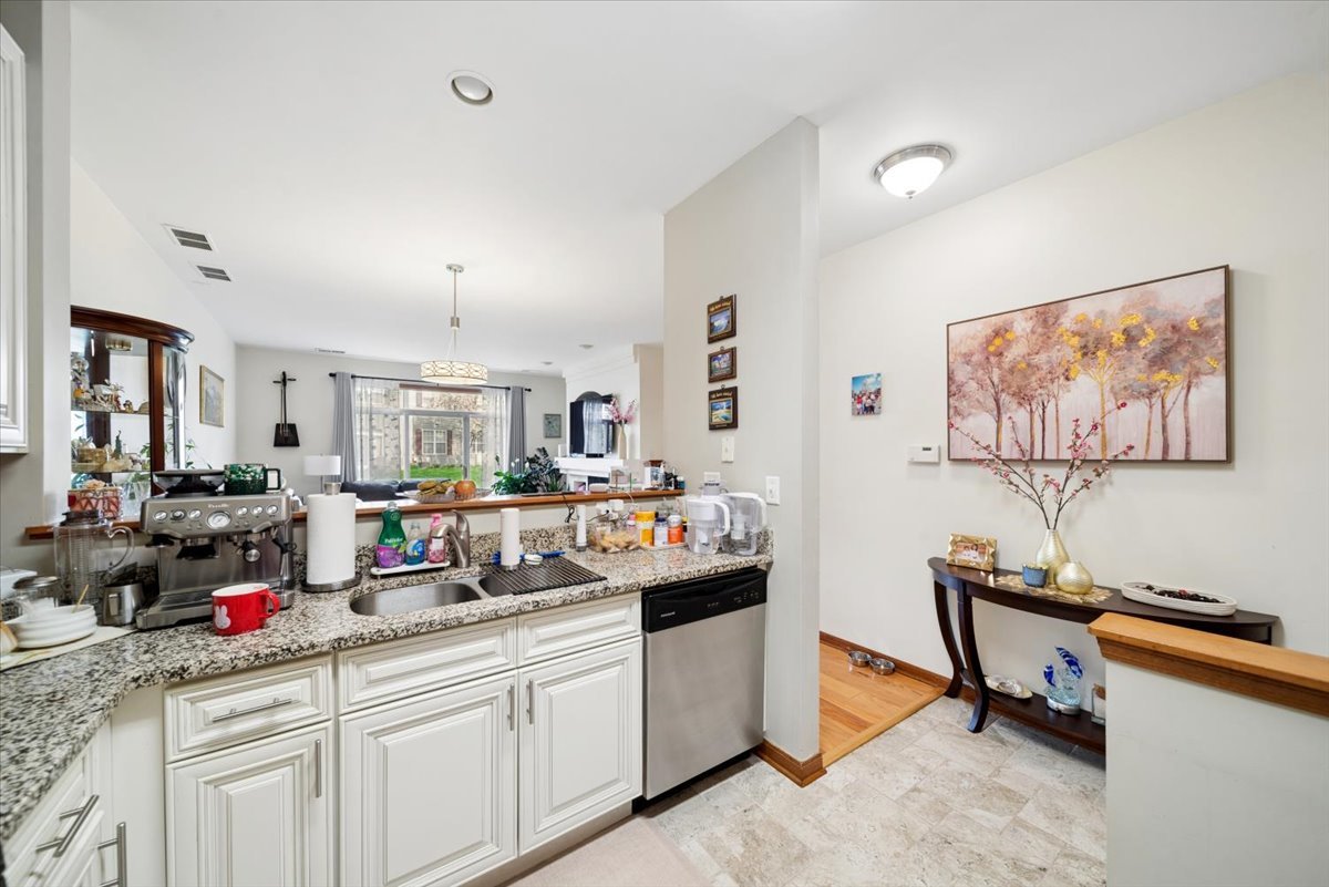 832 Genesee Drive Naperville IL 60563