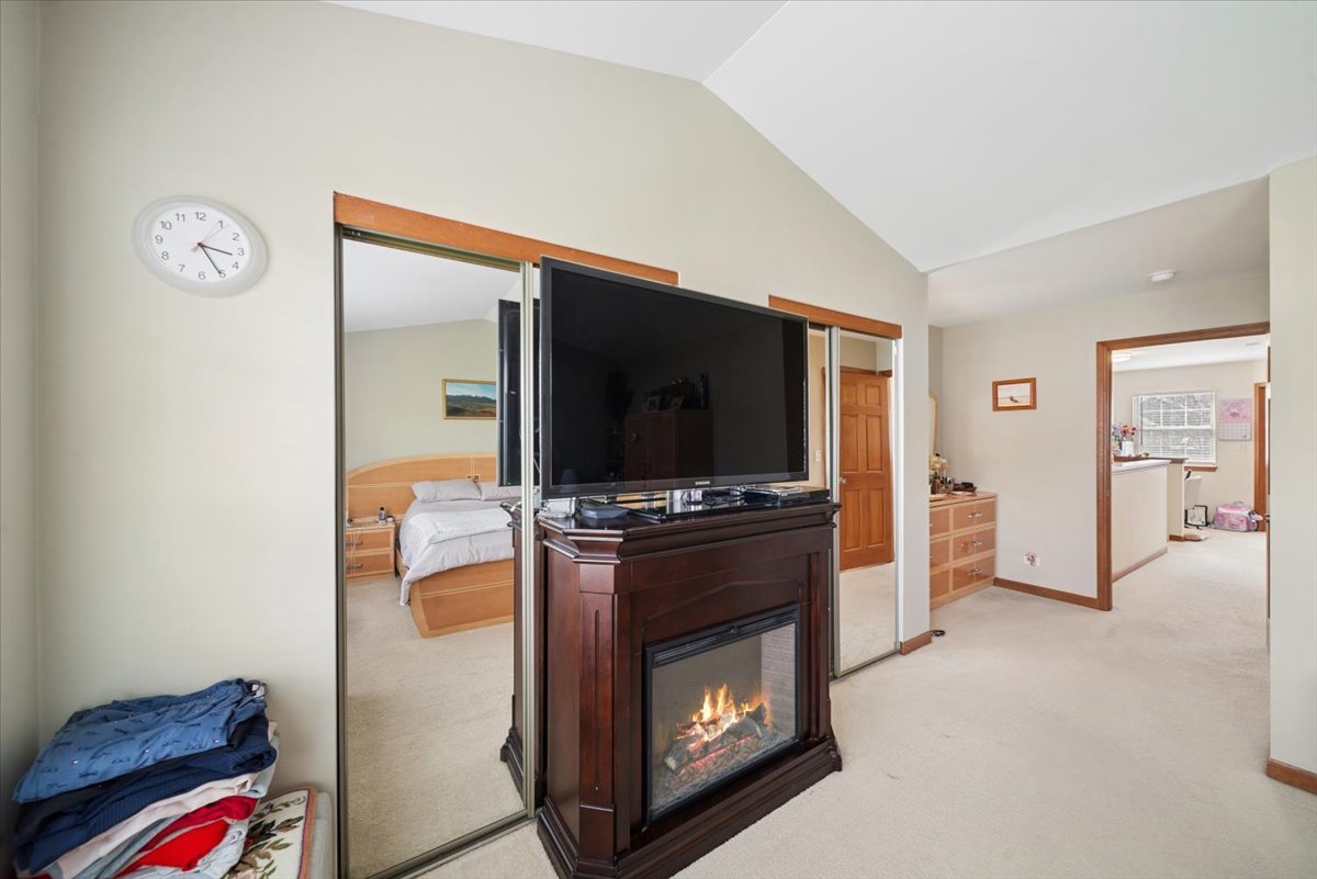832 Genesee Drive Naperville IL 60563