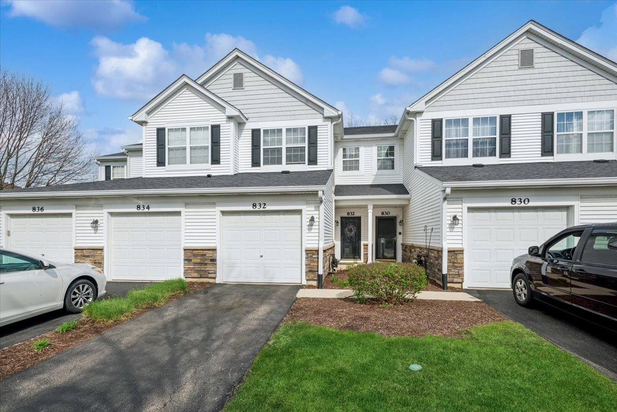 832 Genesee Drive Naperville IL 60563