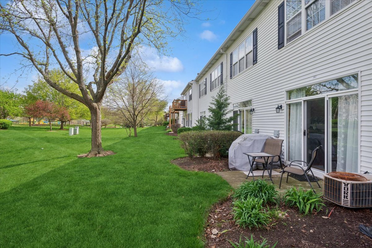 832 Genesee Drive Naperville IL 60563