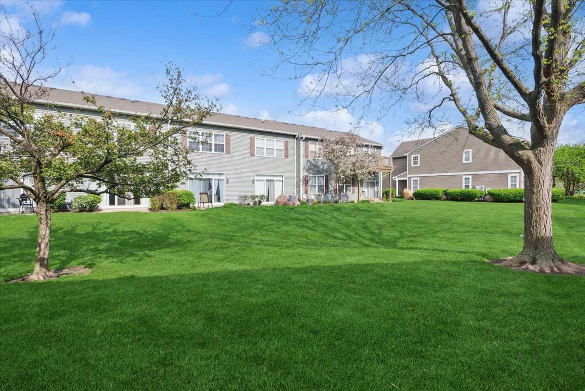 832 Genesee Drive Naperville IL 60563
