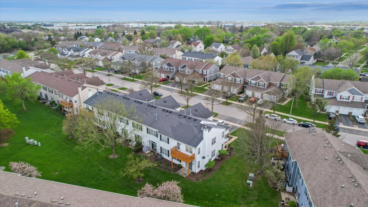 832 Genesee Drive Naperville IL 60563