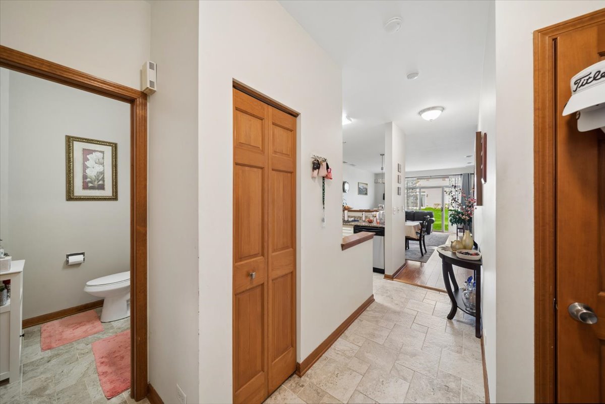 832 Genesee Drive Naperville IL 60563