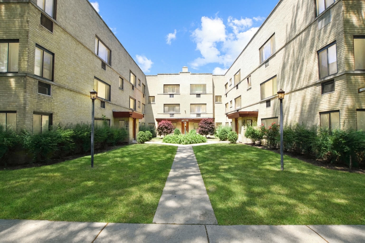2044 West Jarvis Avenue Chicago IL 60645