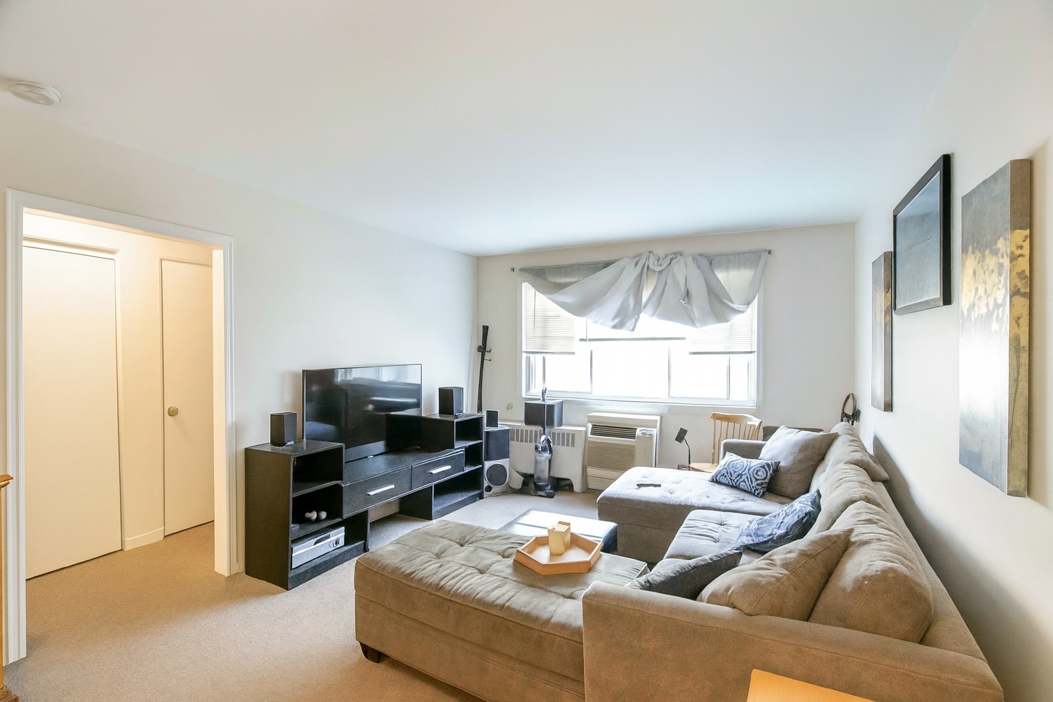 2044 West Jarvis Avenue Chicago IL 60645