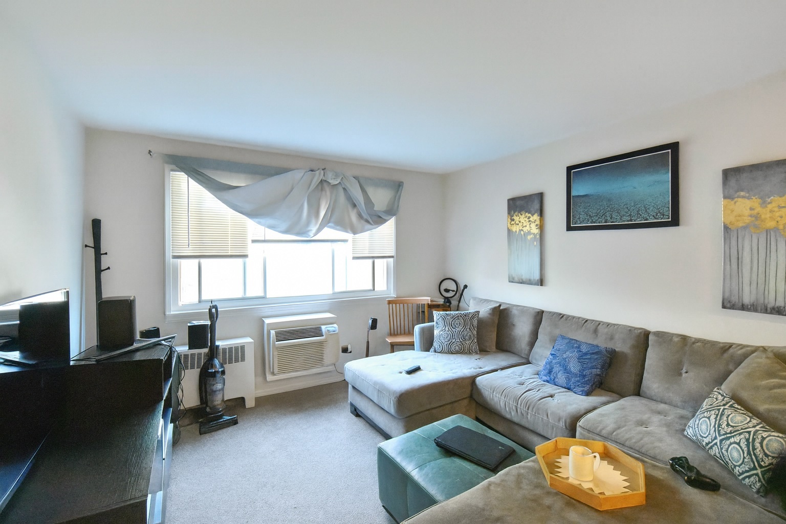 2044 West Jarvis Avenue Chicago IL 60645