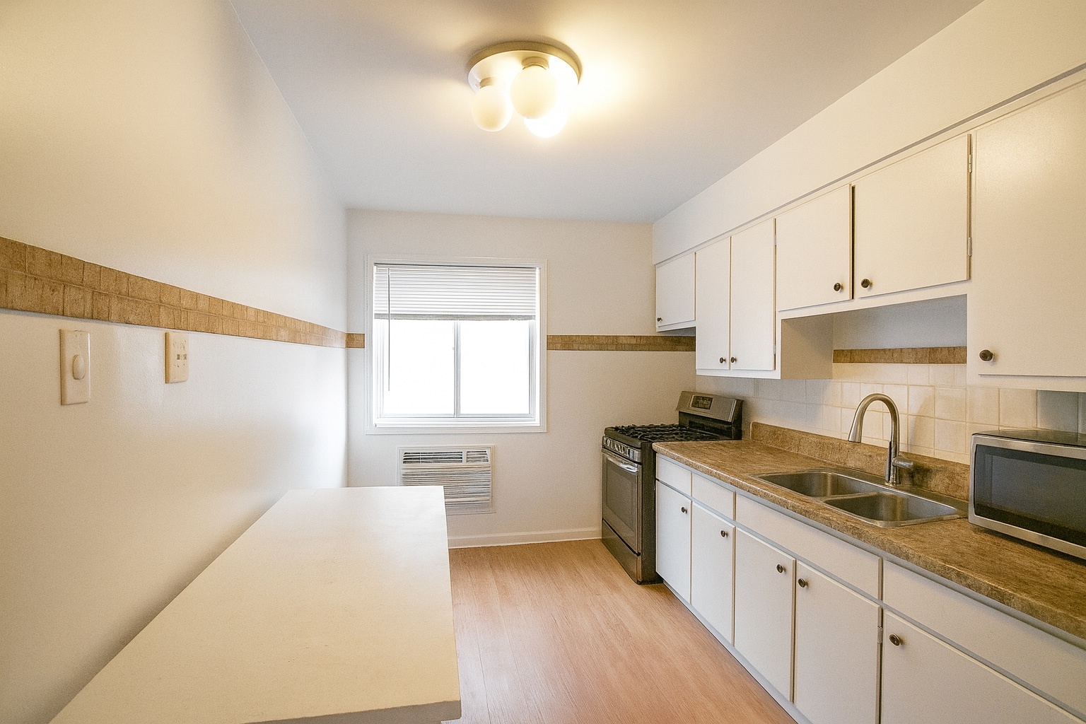 2044 West Jarvis Avenue Chicago IL 60645