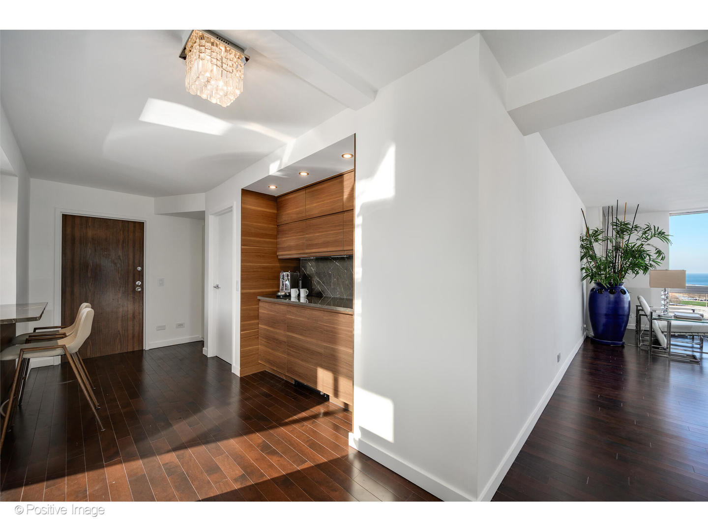 1555 North Dearborn Parkway Chicago IL 60610