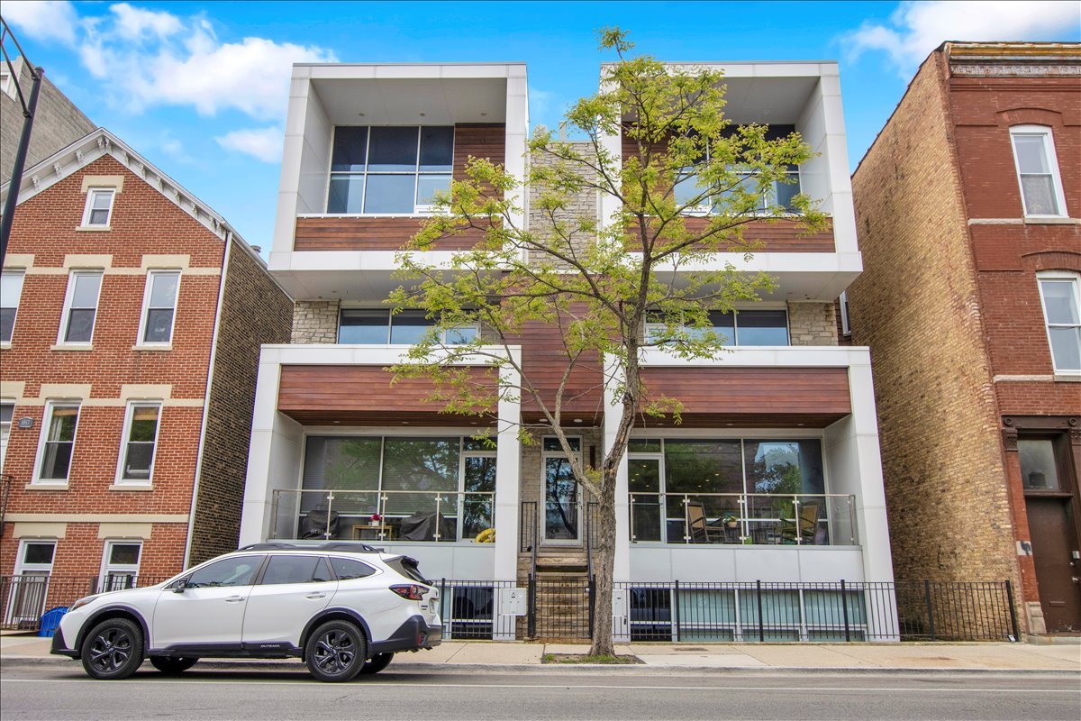 1821 West Armitage Avenue Chicago IL 60622