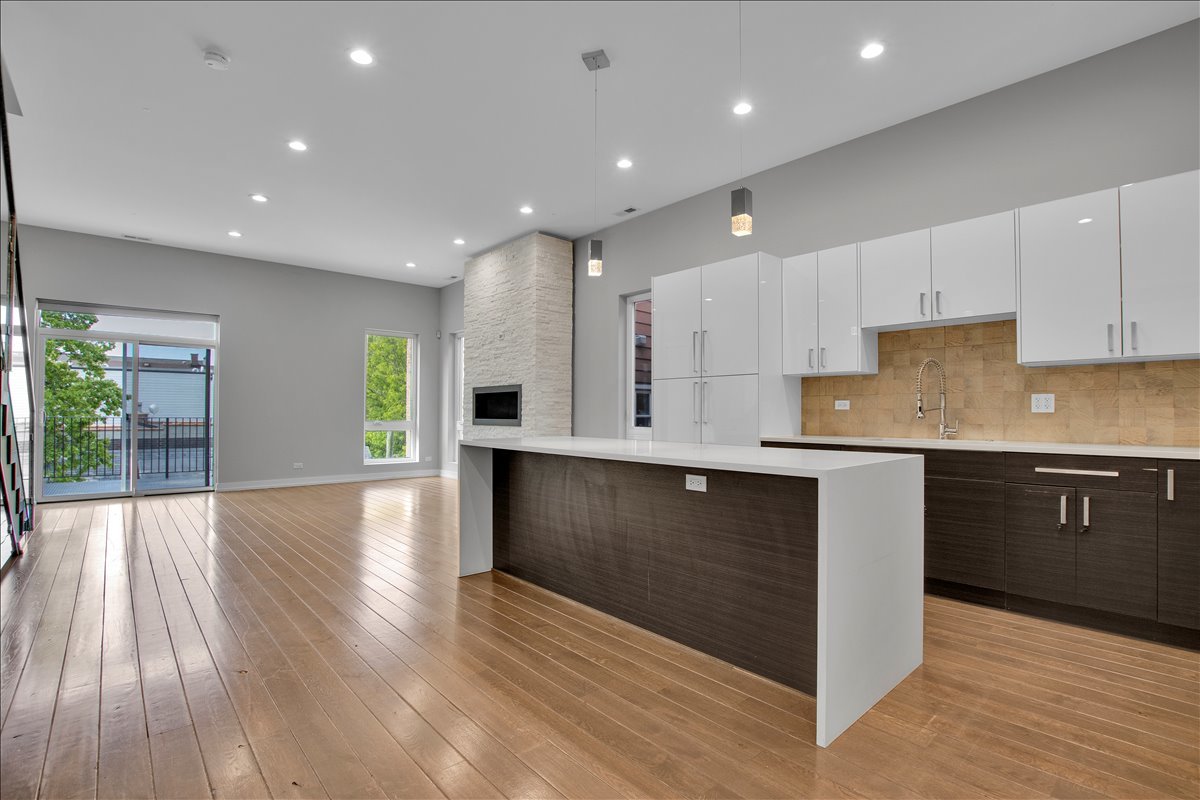 1821 West Armitage Avenue Chicago IL 60622