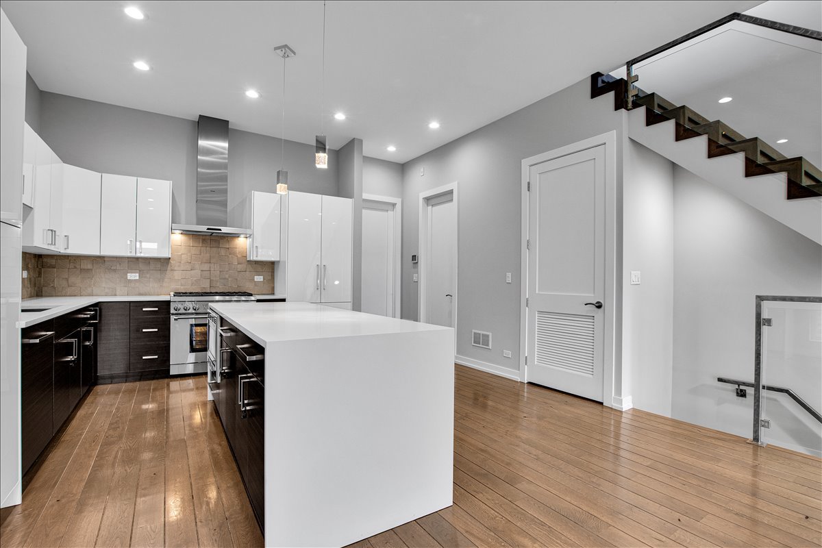 1821 West Armitage Avenue Chicago IL 60622