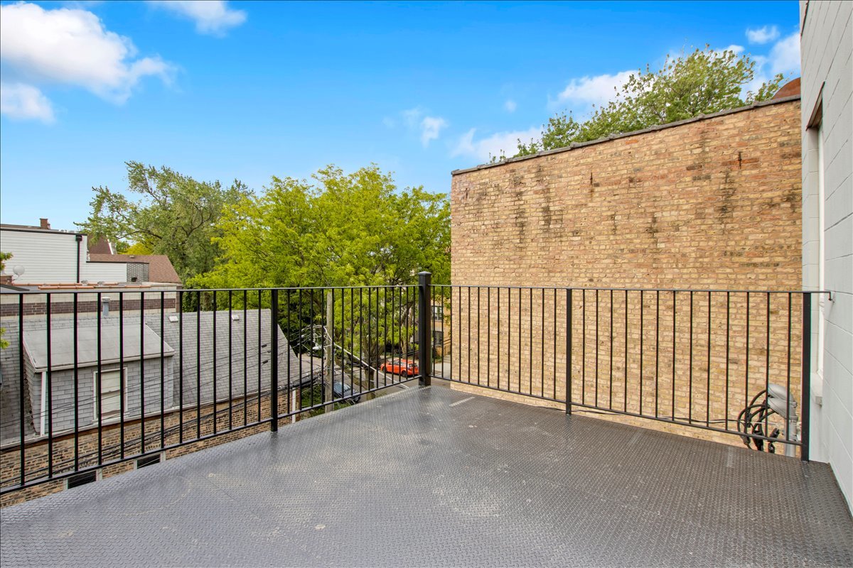 1821 West Armitage Avenue Chicago IL 60622