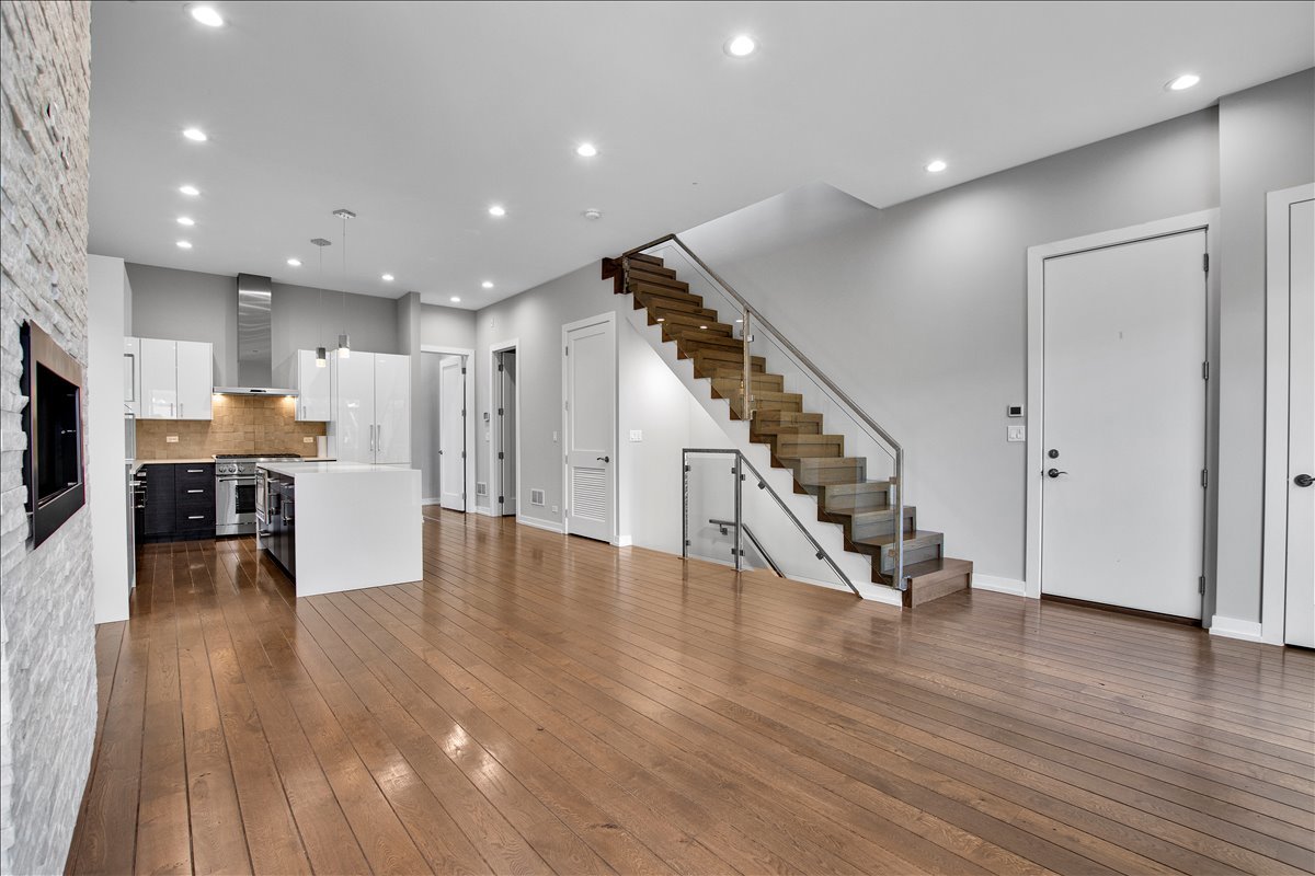 1821 West Armitage Avenue Chicago IL 60622