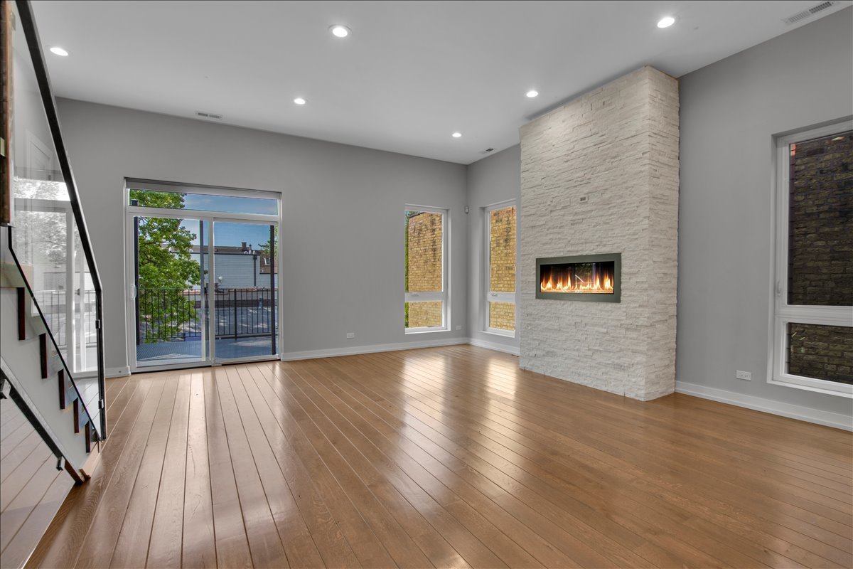 1821 West Armitage Avenue Chicago IL 60622