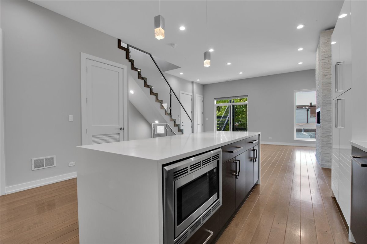 1821 West Armitage Avenue Chicago IL 60622