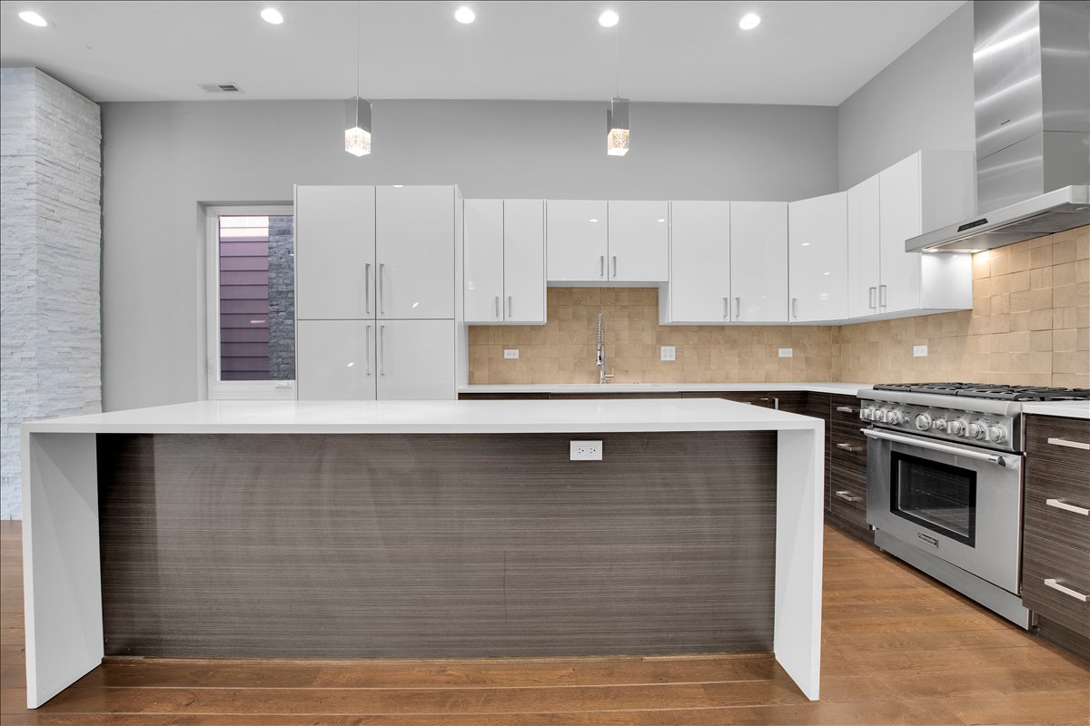 1821 West Armitage Avenue Chicago IL 60622
