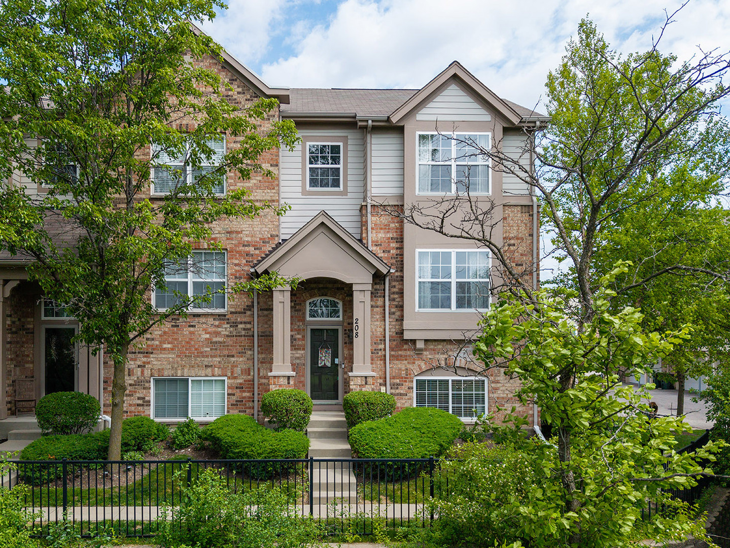 208 Prairie Court Morton Grove IL 60053