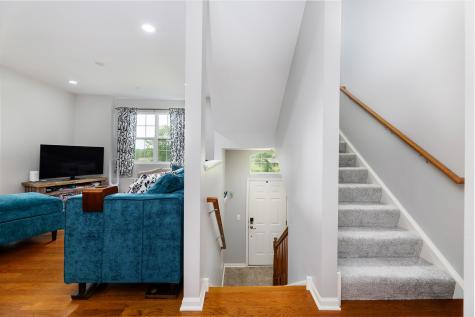 208 Prairie Court Morton Grove IL 60053