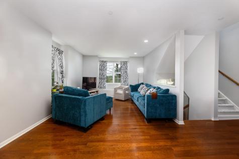 208 Prairie Court Morton Grove IL 60053