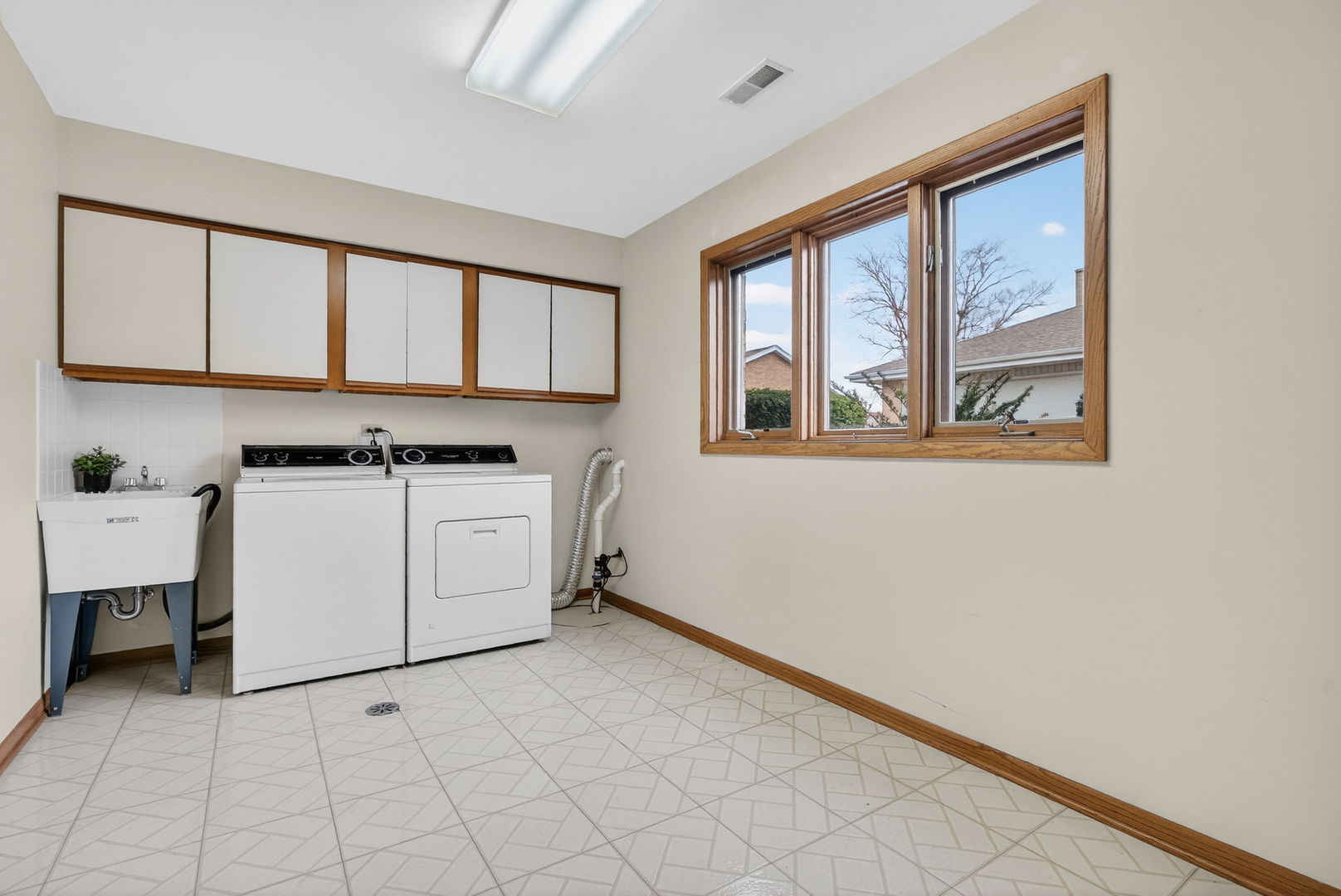 10536 Illinois Court Orland Park IL 60467