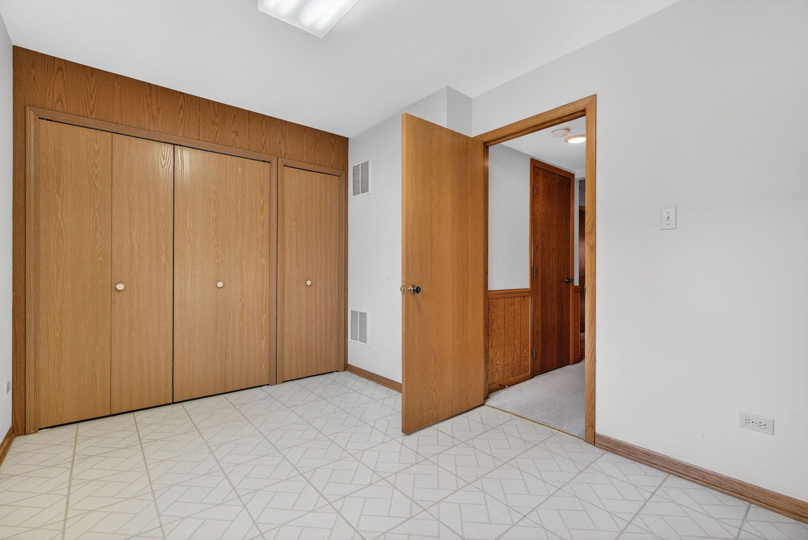 10536 Illinois Court Orland Park IL 60467