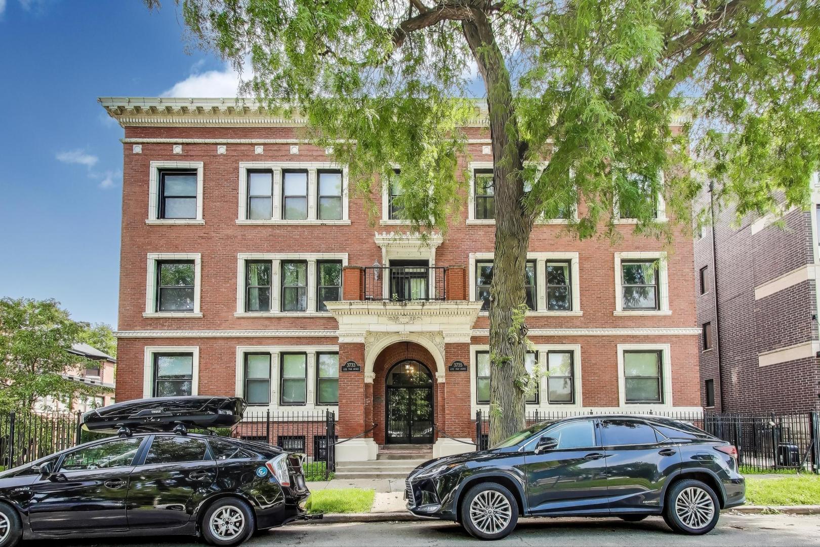 3735 South Lake Park Avenue Chicago IL 60653